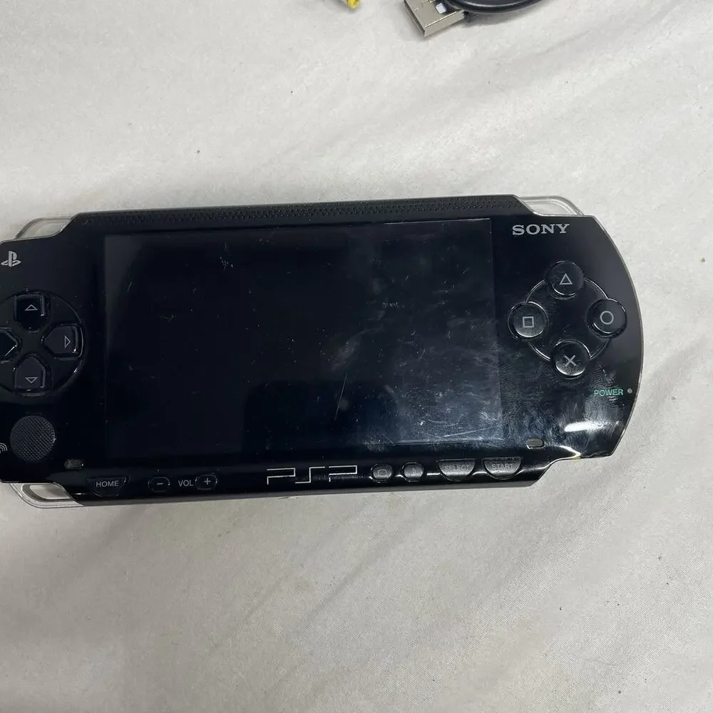 Sony PSP-1001 Black Handheld Console New Charger PSP-1001 Tested Working